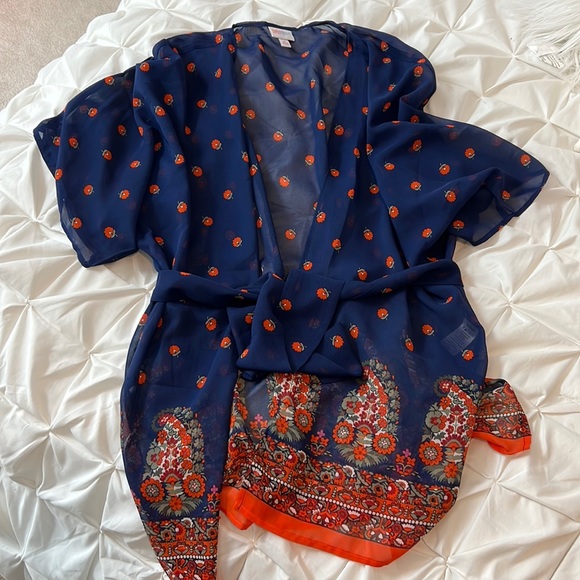 Tops - LuLaRoe Daphne